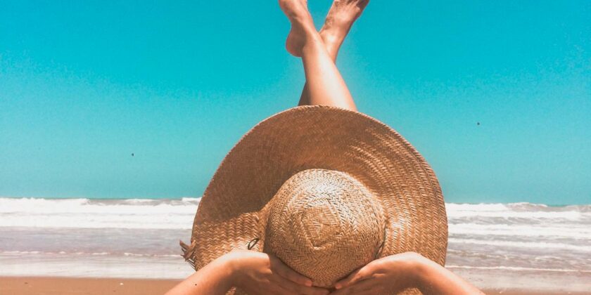 Comment bien choisir son maillot de bain quand on a 55 ans et plus?